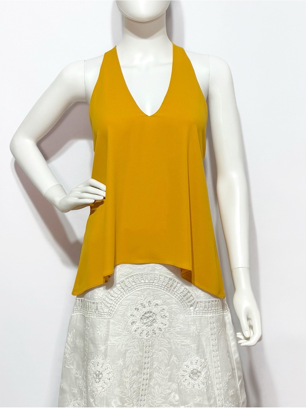 BCBGMaxAzria Mustard Minimalist V-Neck Sleeveless Camisole | Size XXS